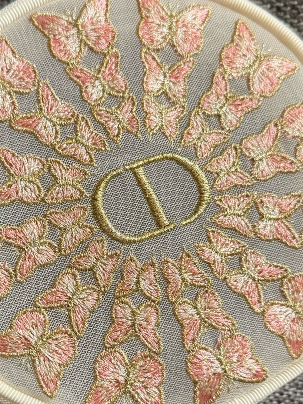 Dior Beauty Mother’s Day Embroidered Butterflies Round Pouch Makeup Bag New - Picture 11 of 17